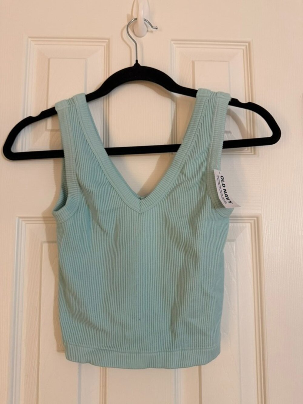 NWT Old Navy Exhale Seamless V-Neck Rib Tank Size Medium in Blue